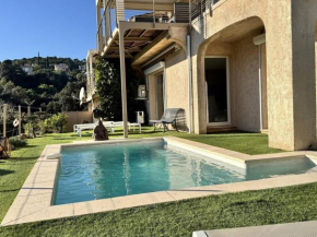 Villa rénovée avec piscine, clim, proche plages et commerces, 6 pers., Les Issambres - FR-1-768-67